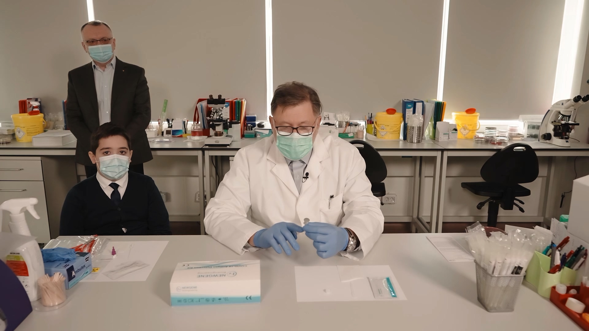 Pregătirea și utilizarea testelor antigen pe bază de salivă post thumbnail